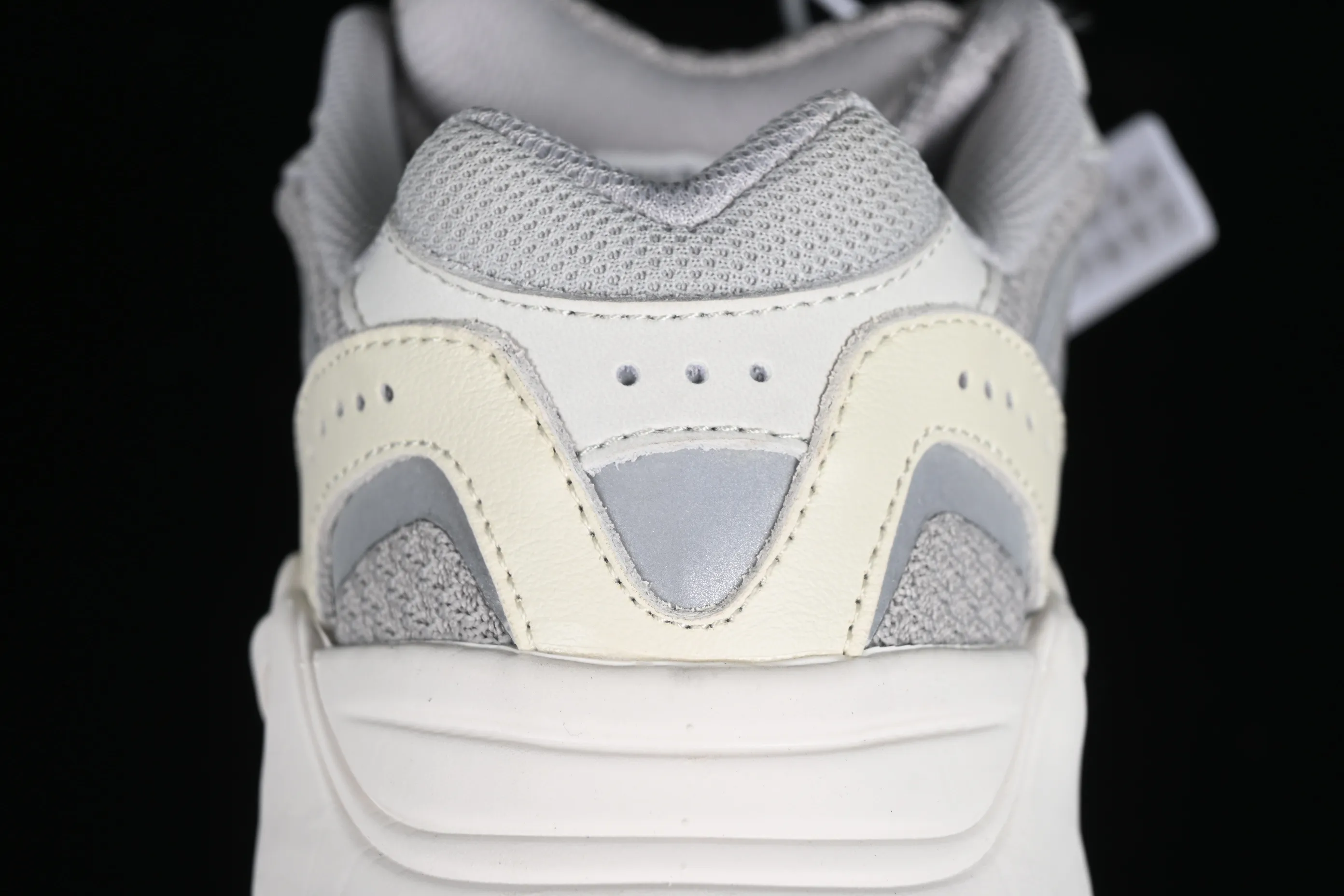 All Categories Ad Yeezy Coconut Series G Version Ad Yeezy Boost 700 V2 "Static" EF2829 Kanye Coconut 700 3M Reflective Running Shoes